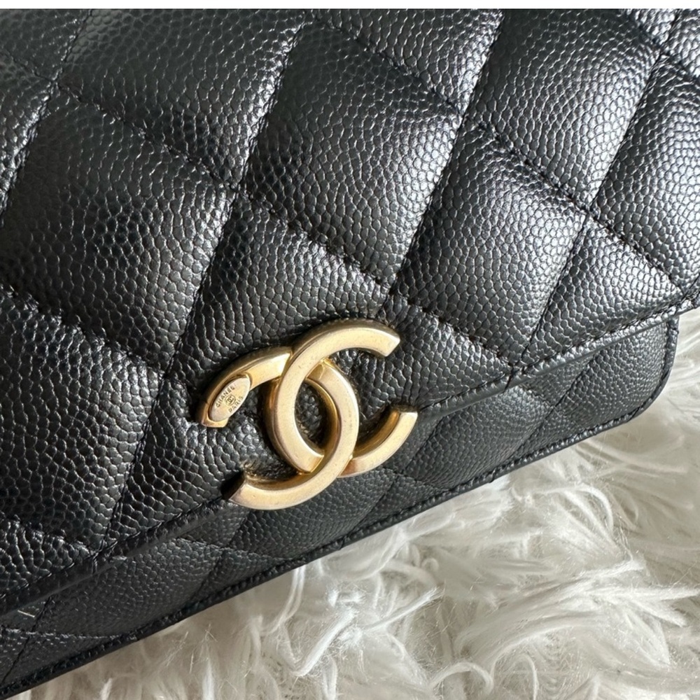 Chanel Caviar Quilted Mini Bracelet On Chain Flap - Picture 11 of 12